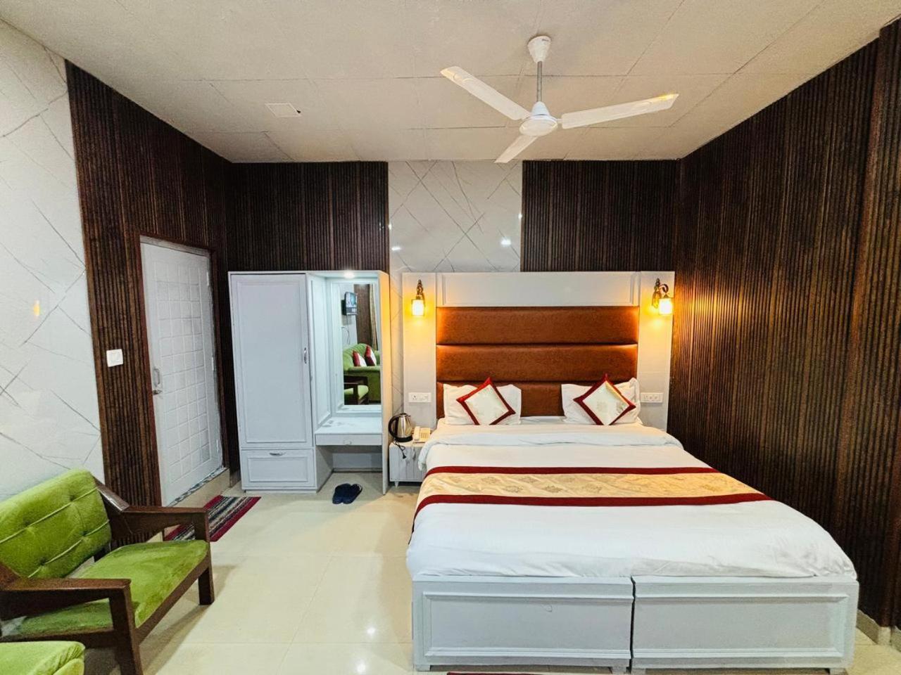 Hotel Amar Мусори Екстериор снимка