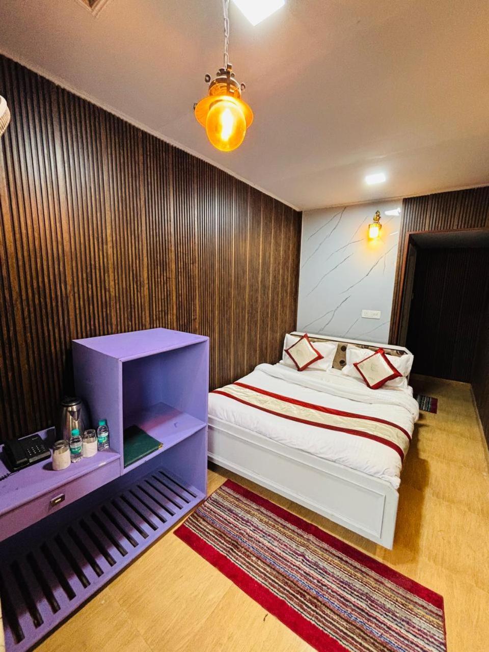 Hotel Amar Мусори Екстериор снимка