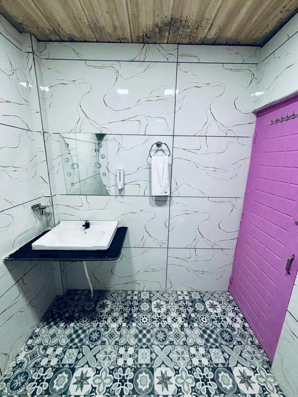 Hotel Amar Мусори Екстериор снимка