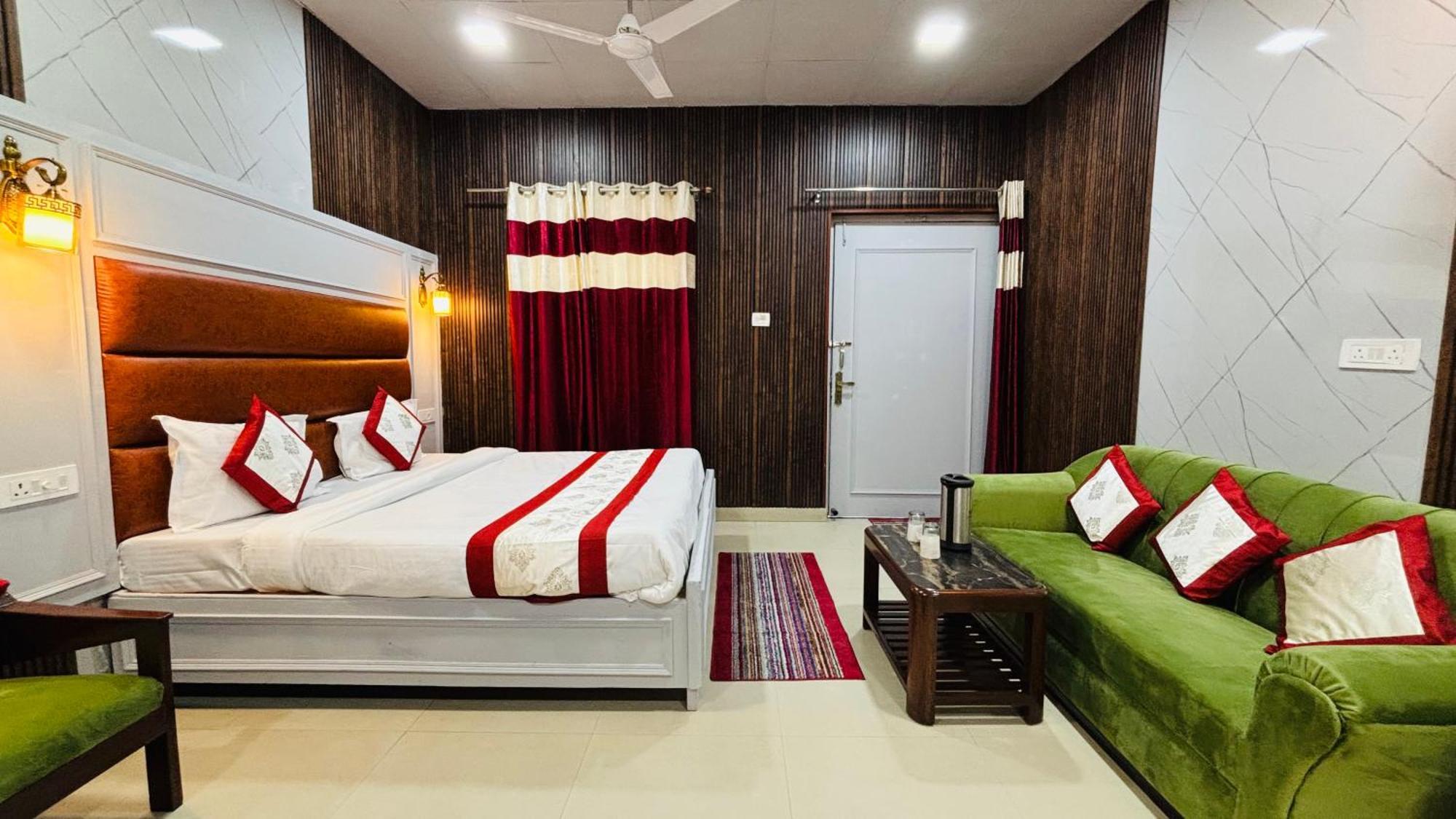 Hotel Amar Мусори Екстериор снимка