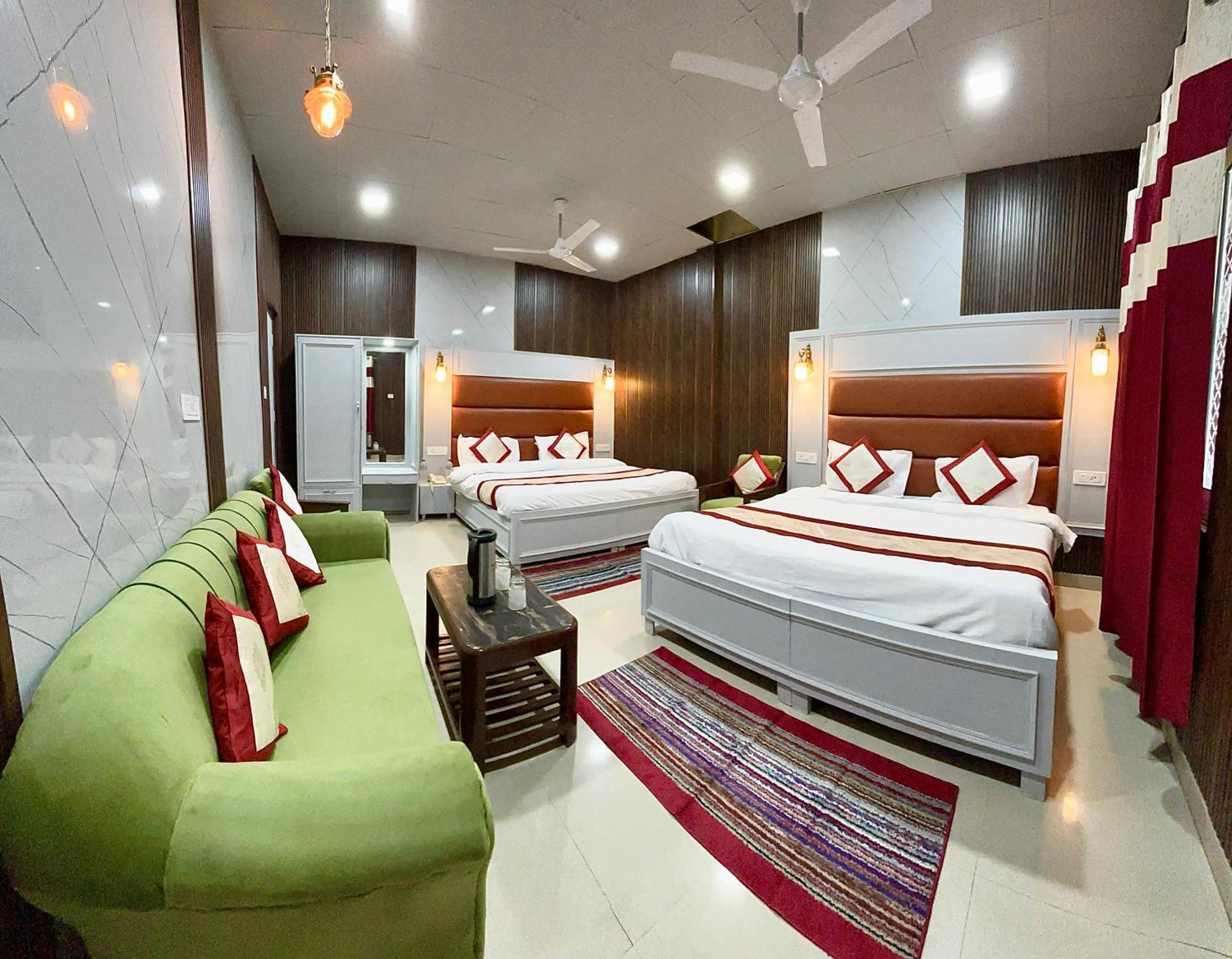 Hotel Amar Мусори Екстериор снимка
