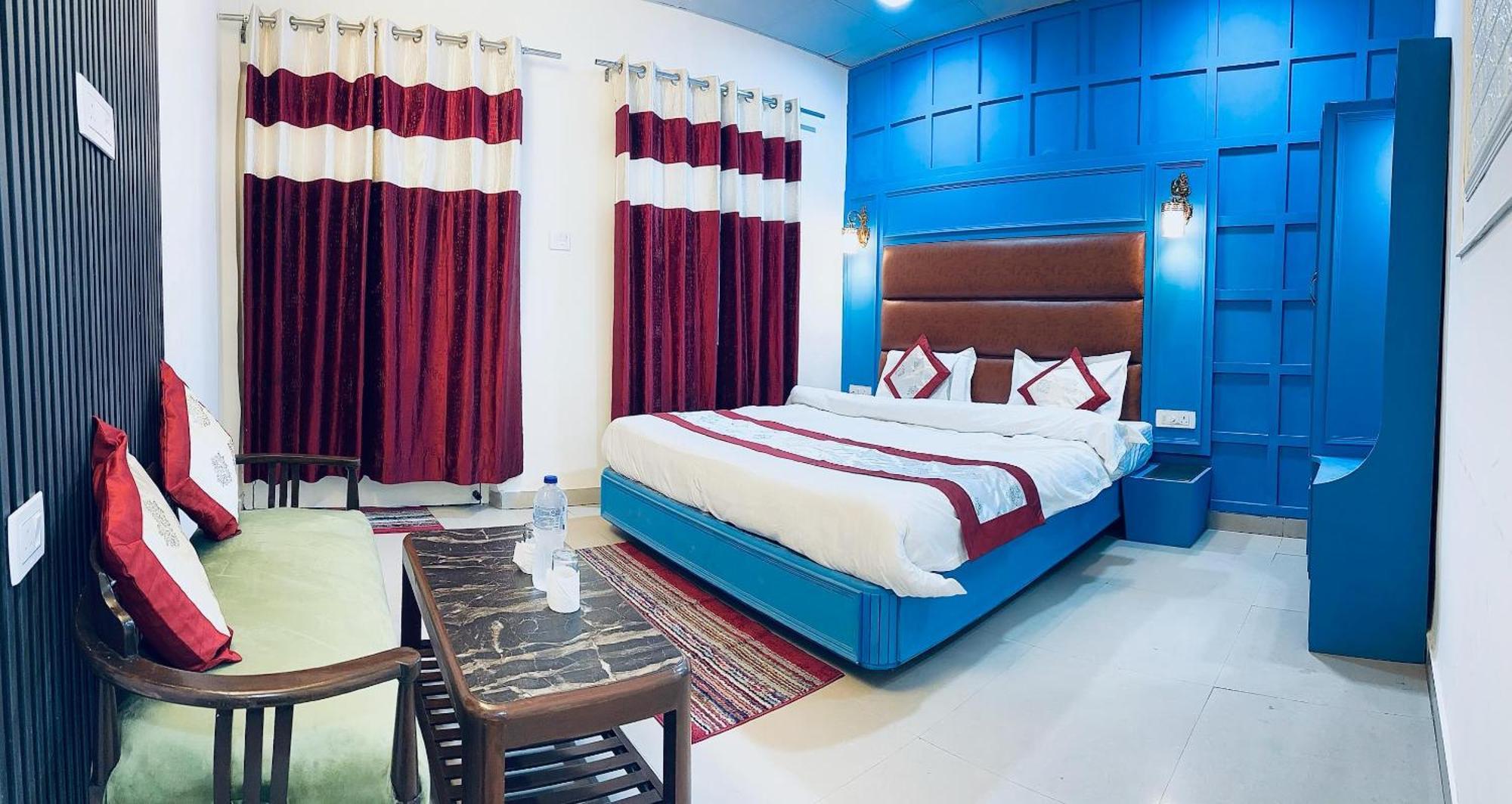 Hotel Amar Мусори Екстериор снимка