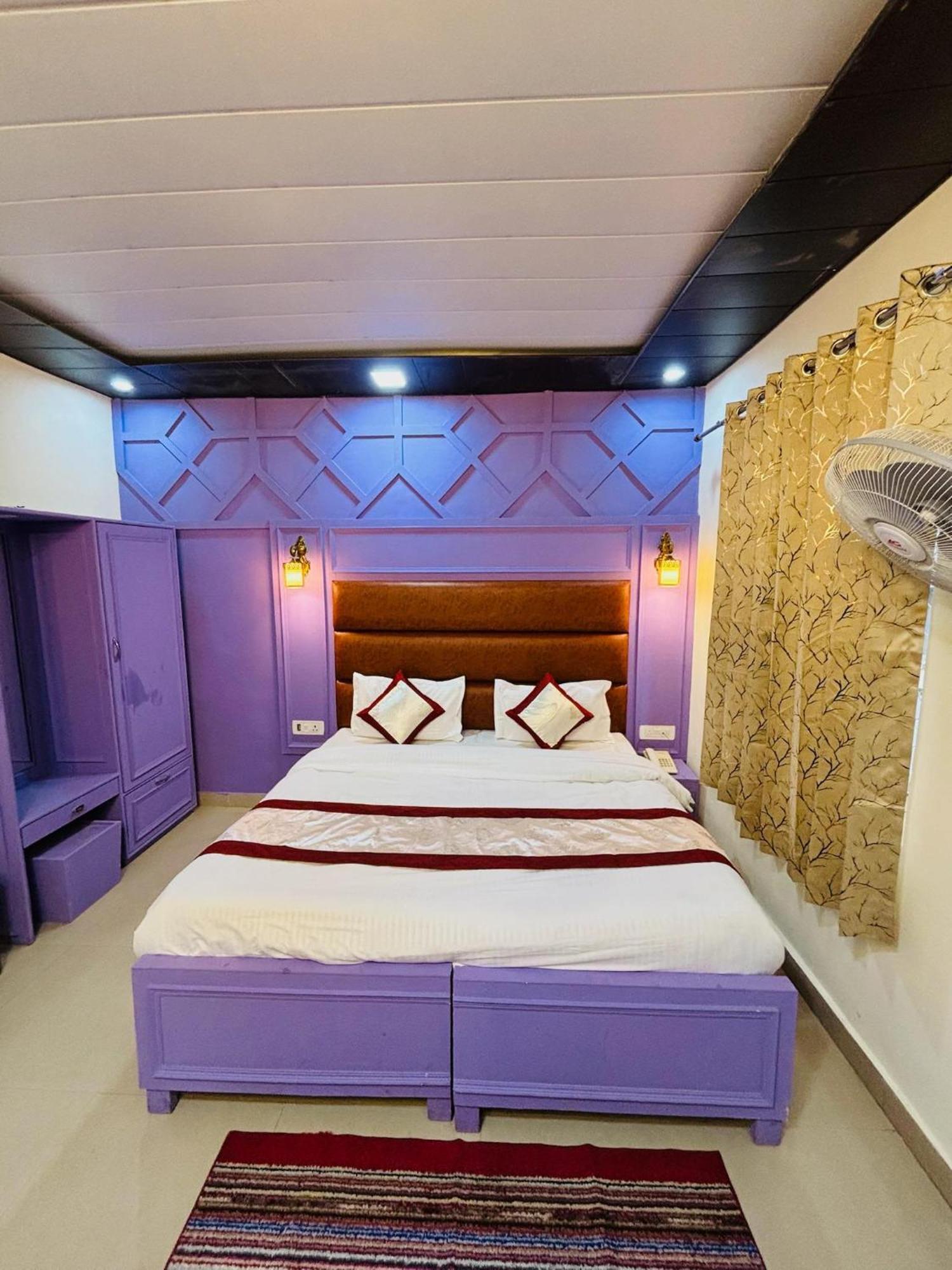 Hotel Amar Мусори Екстериор снимка